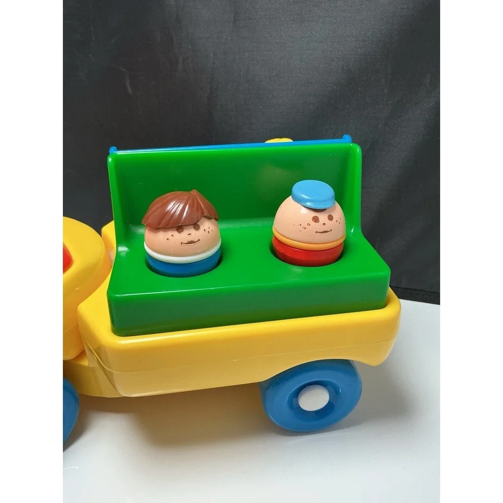 Vintage 1985 Little Tikes Toddle Tots Change Around Truck + 6 Figures - Picture 3 of 9